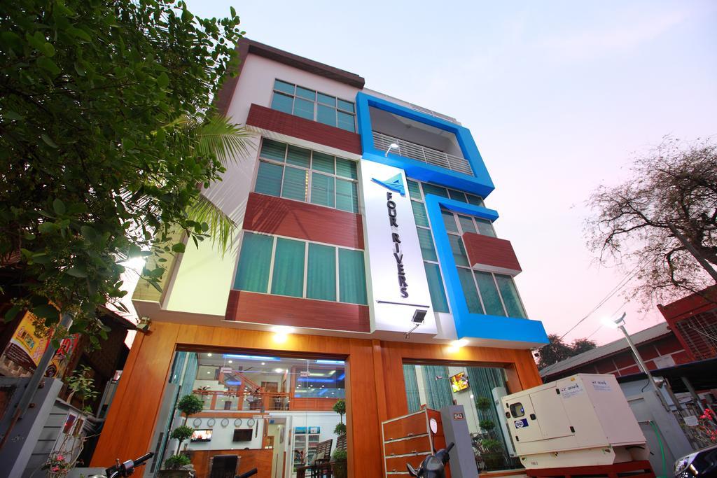 Four Rivers B&B Mandalay Exterior photo