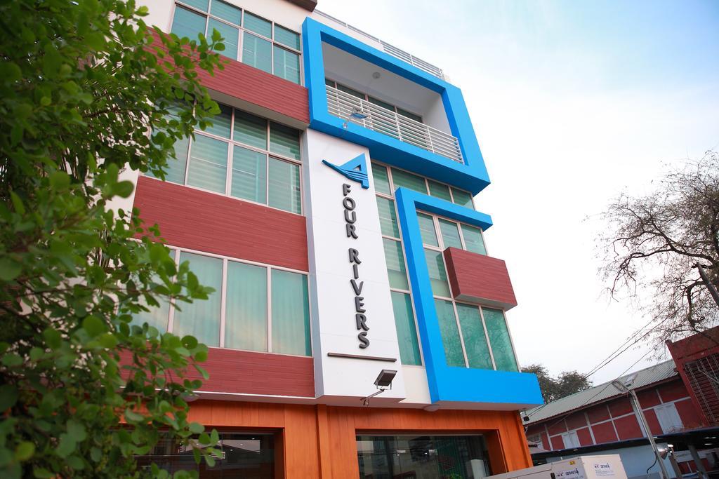 Four Rivers B&B Mandalay Exterior photo